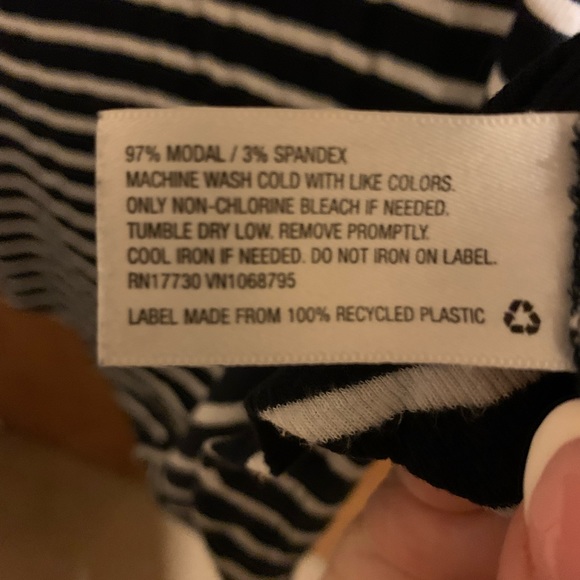 Merona size L women’s navy white stripe sleeveless top, soft rib flowy fit - Picture 4 of 4